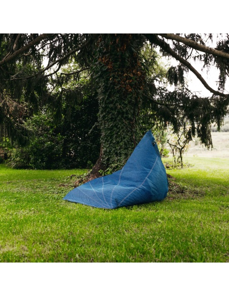 Randa: Jedinečný sedací pytel s radiálním designem pro venkovní i vnitřní použití.