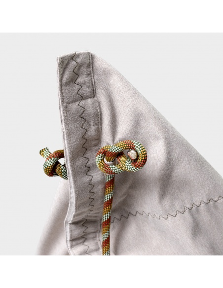 Randa: Jedinečný sedací pytel s radiálním designem pro venkovní i vnitřní použití.