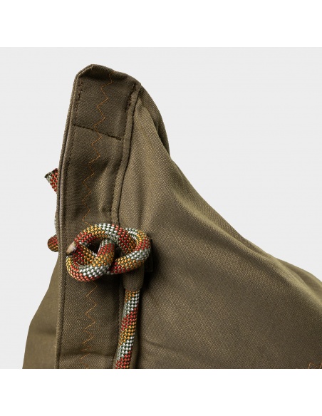 Randa: Jedinečný sedací pytel s radiálním designem pro venkovní i vnitřní použití.