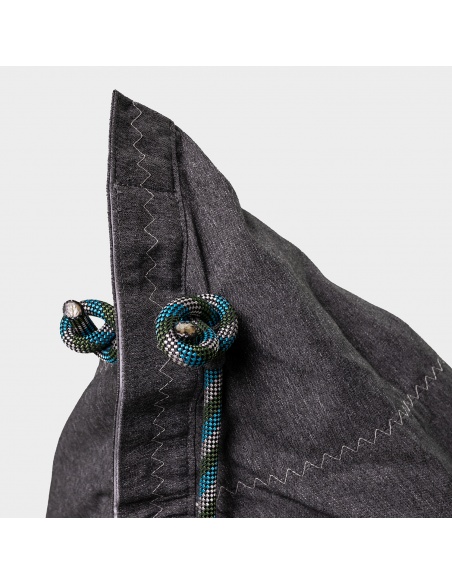 Randa: Jedinečný sedací pytel s radiálním designem pro venkovní i vnitřní použití.