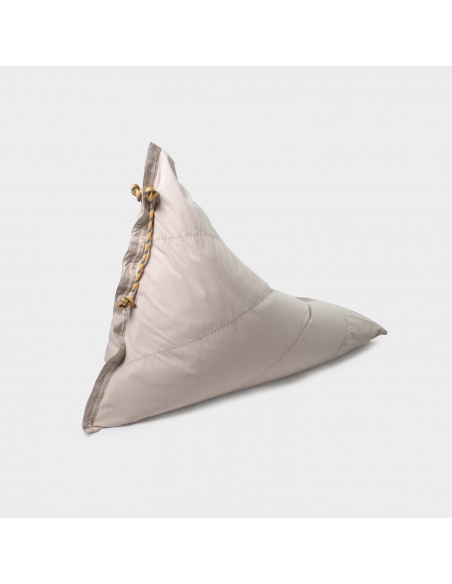 Randa: Jedinečný sedací pytel s radiálním designem pro venkovní i vnitřní použití.