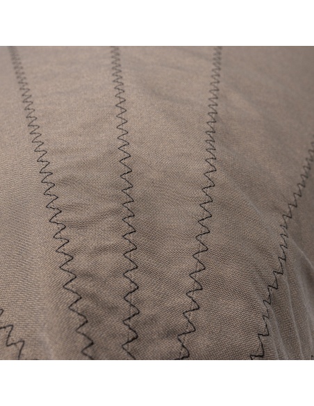 Randa: Jedinečný sedací pytel s radiálním designem pro venkovní i vnitřní použití.