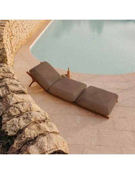 Tuga: Teakové lehátko Unikátní námořní design