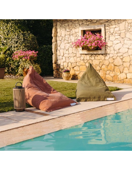 Randa: Jedinečný sedací pytel s radiálním designem pro venkovní i vnitřní použití.