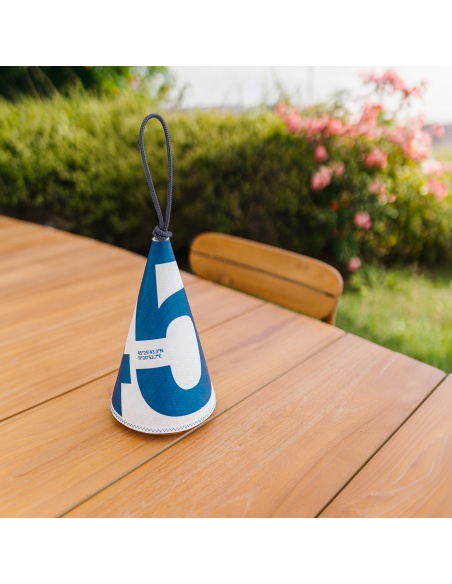 Lampa Cala: námořní design, nastavitelné světlo, 143 hodin výdrže baterie