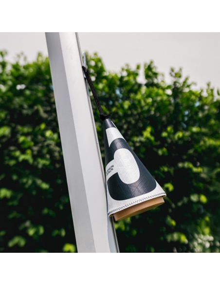 Lampa Cala: námořní design, nastavitelné světlo, 143 hodin výdrže baterie