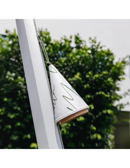 Lampa Cala: námořní design, nastavitelné světlo, 143 hodin výdrže baterie