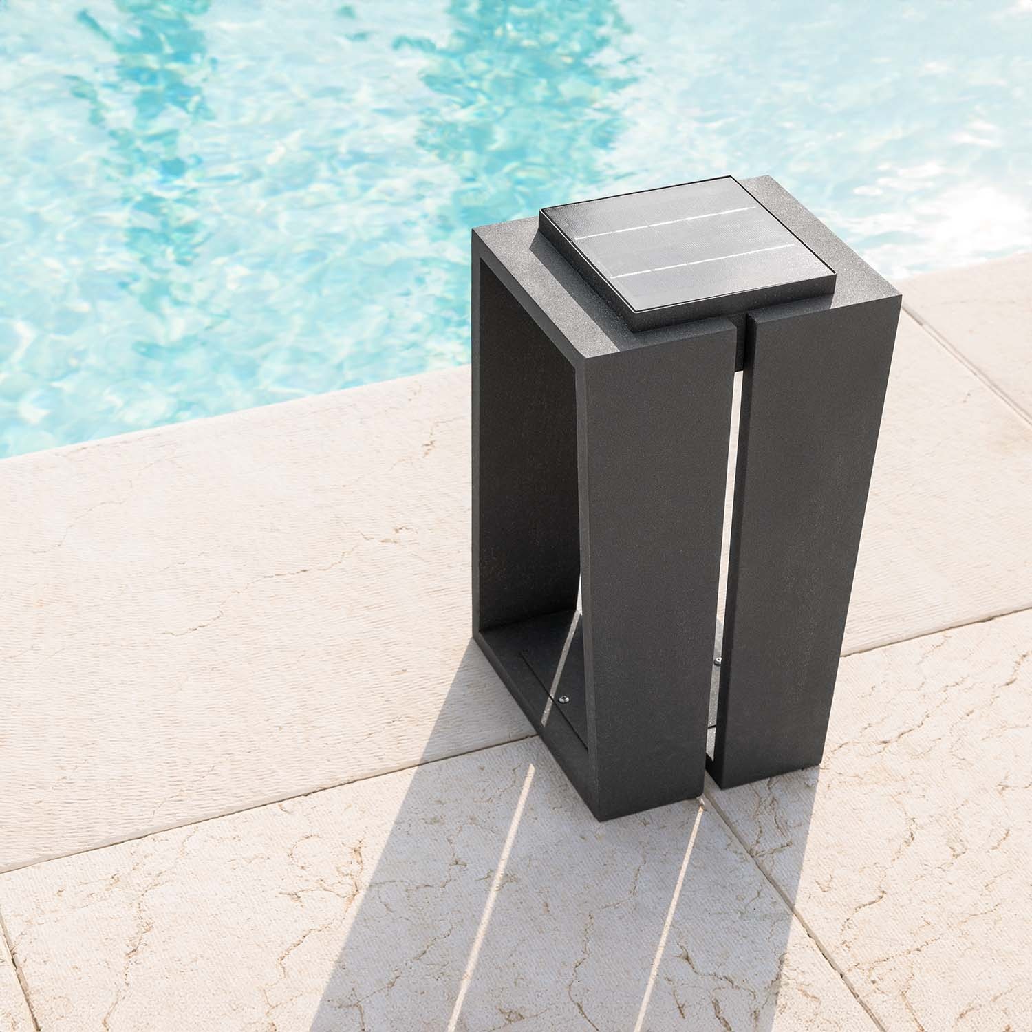 Solar ISOSS: Designová Lampa - Objevte Nové Podlahové Reflektory