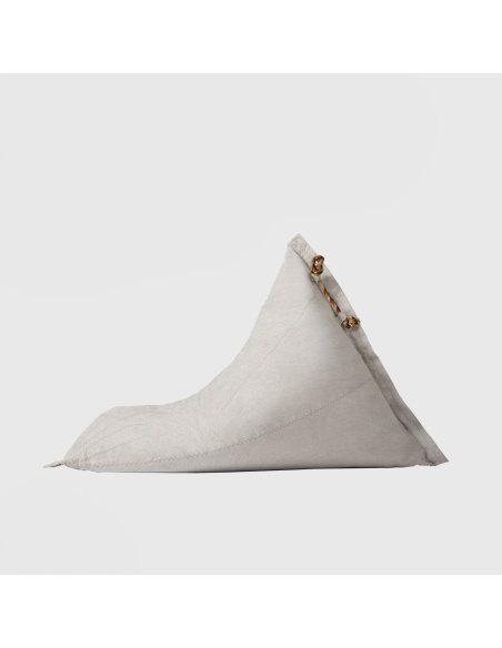 Randa: Jedinečný sedací pytel s radiálním designem pro venkovní i vnitřní použití.