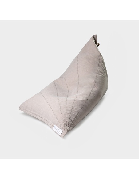 Randa: Jedinečný sedací pytel s radiálním designem pro venkovní i vnitřní použití.