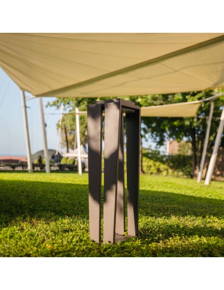 Solar ISOSS: Designová Lampa - Objevte Nové Podlahové Reflektory