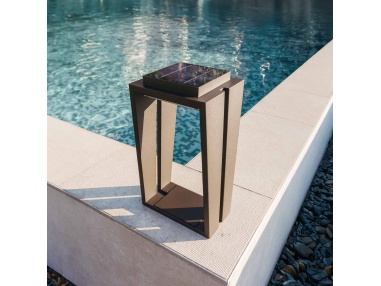 Solar ISOSS: Designová Lampa - Objevte Nové Podlahové Reflektory