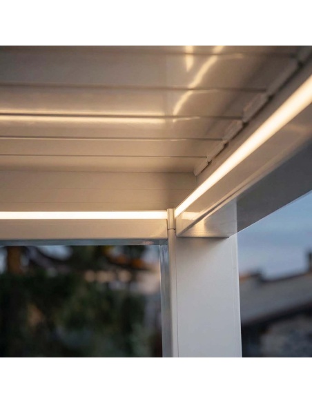 Lyra T6: Bioklimatická pergola se 6 jedinečnými technologiemi