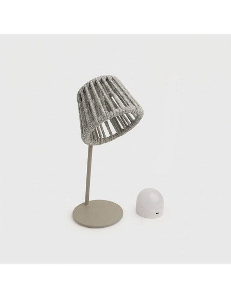 Mini Ropelle: Nabíjecí stolní lampa z lana Olefin
