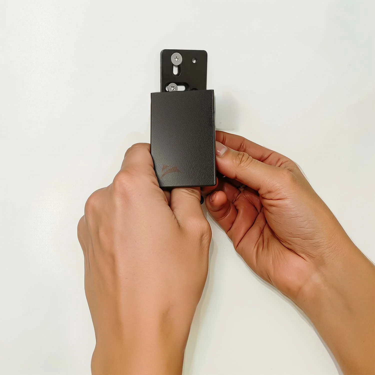 Schéma montáže na stěnu – boční pohled