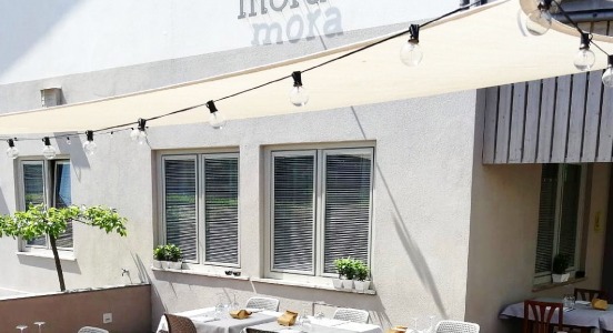 Restaurace Mora ve Vicenze: 4x6m stínící plachta a Alu-Simple
